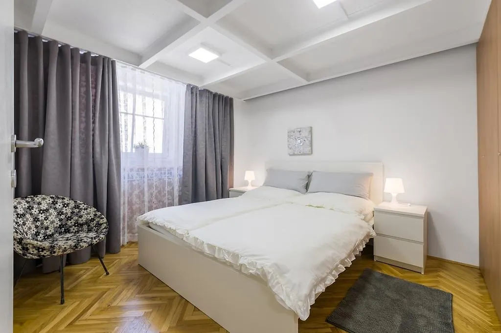 Trzaska Duplex Urban Apartment Ljubljana